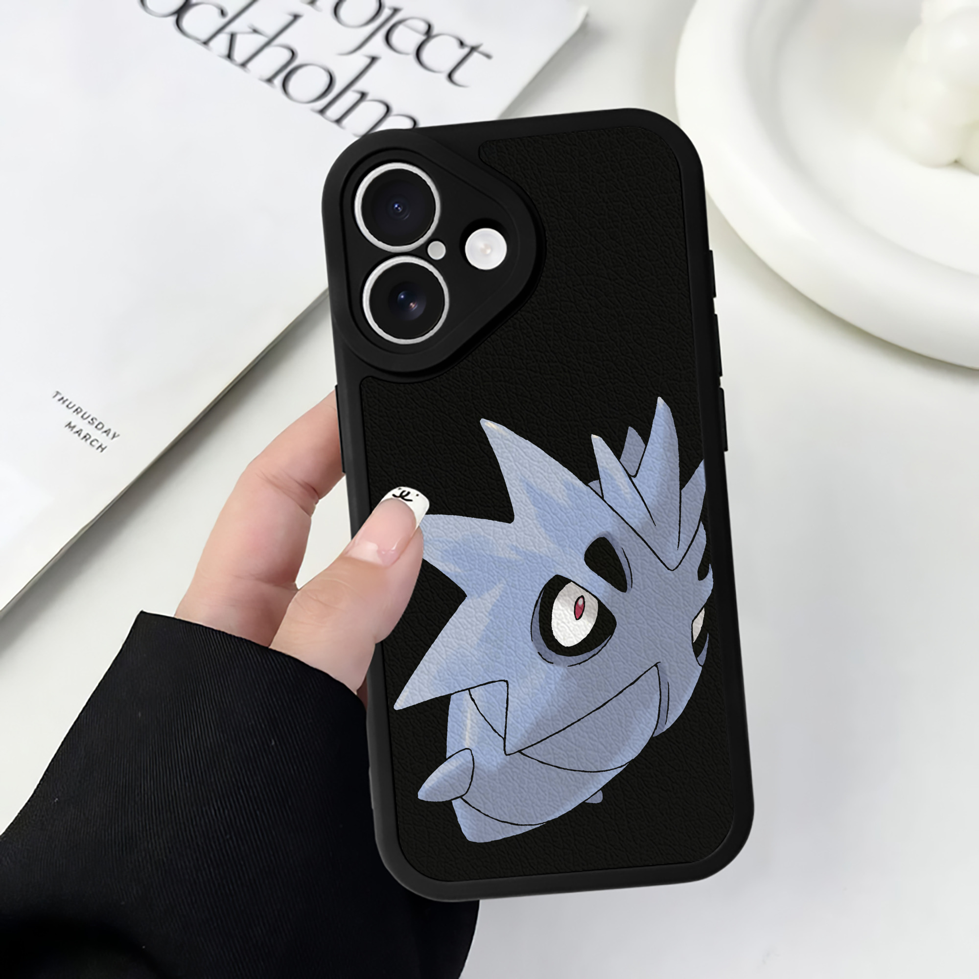 （画像用） ポケットモンスター Pokémon 【iPhone 16シリーズ対応】シリコンスマホケース（レザー調） 材質：シリコン